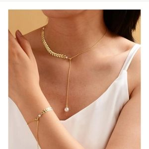 Necklace and bracelet!